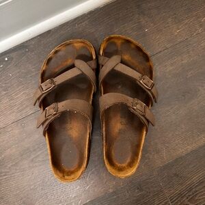 Birkenstock Gizeh Double Strap Sandals • GUC